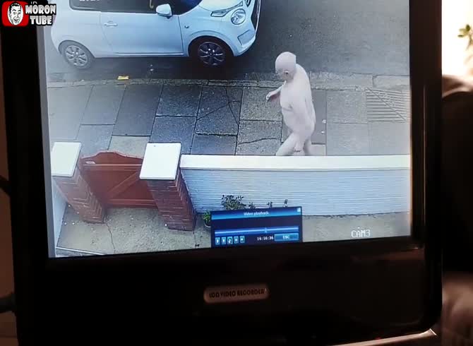 Video :GOT White Walker spotted on the street